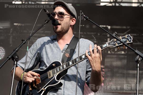 ISAAC DELUSION - 2013-07-20 - PARIS - Parvis de l'Hotel de Ville - 